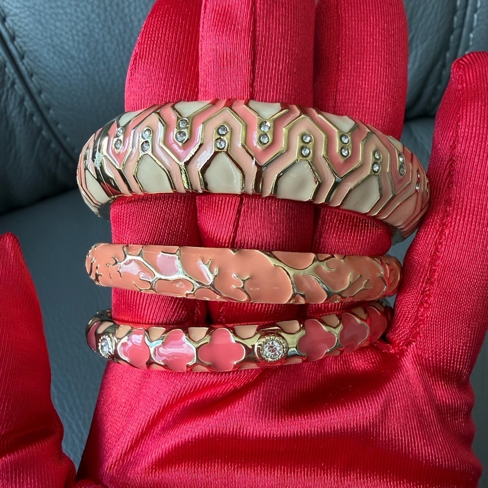 ✨Sequin Set of 3 Sea-Inspired Crystal Bracelets – Gold, beige& Coral 🪸 Tones✨ - Picture 3 of 16